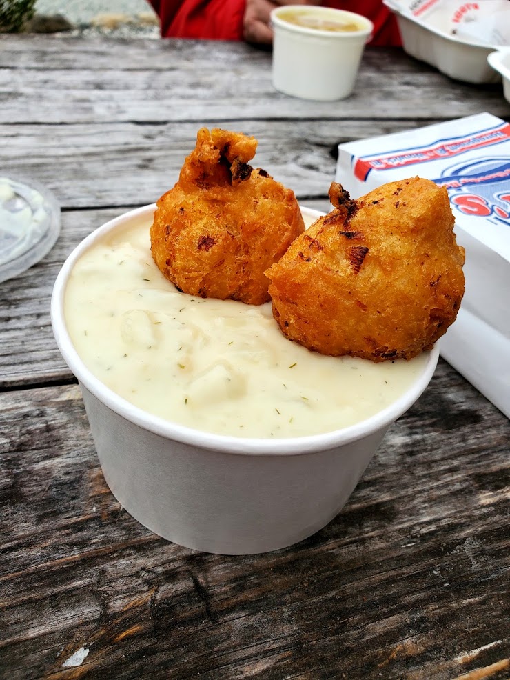 Bowl of clam chowder from Iggy's Dougboys